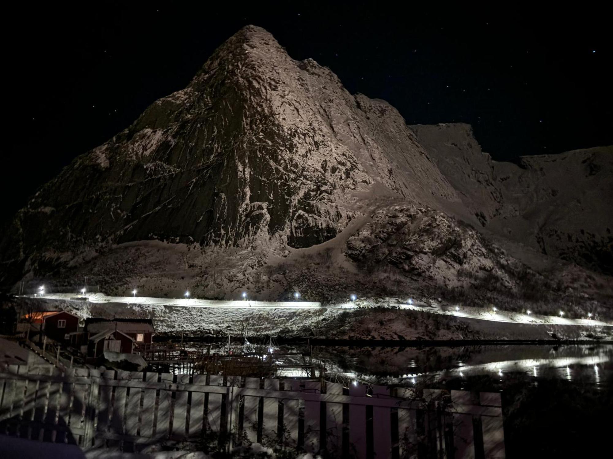 Reine Basecamp - Apartments & Rooms Exteriér fotografie